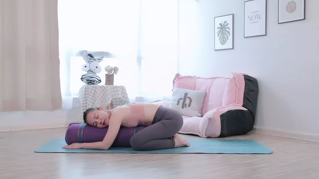 躺着练3分钟阴瑜伽 , 生殖系统都舒畅了 ▷ 中文视频 - 13