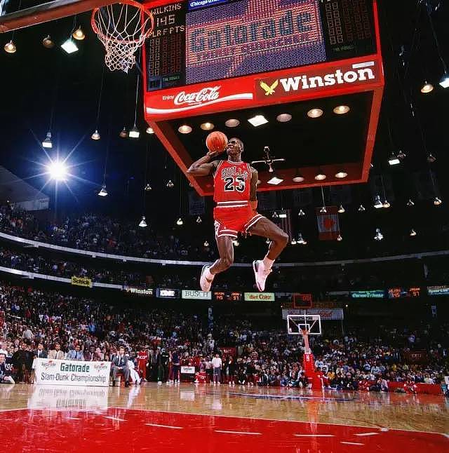 迈克尔·乔丹生日快乐！100张经典照片回顾“篮球之神”的封神路！ - 1