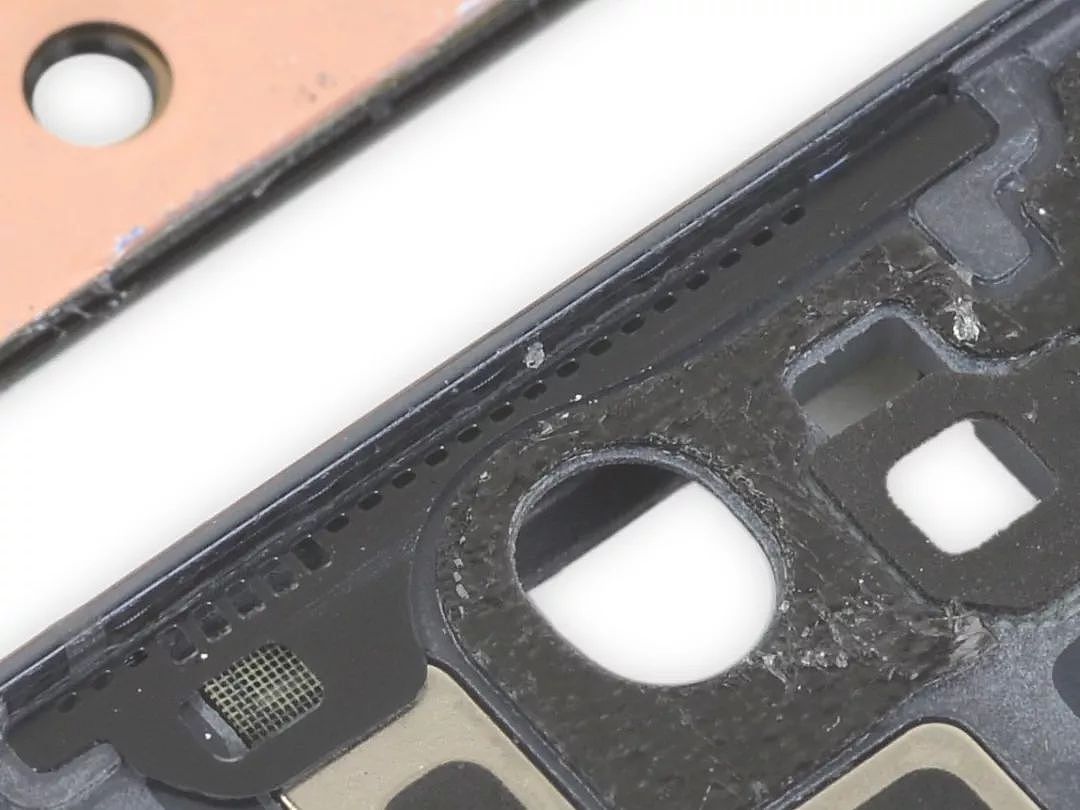 iFixit 拆解了三星 Note10，证实了隐藏式听筒和新线性马达的设计 - 7