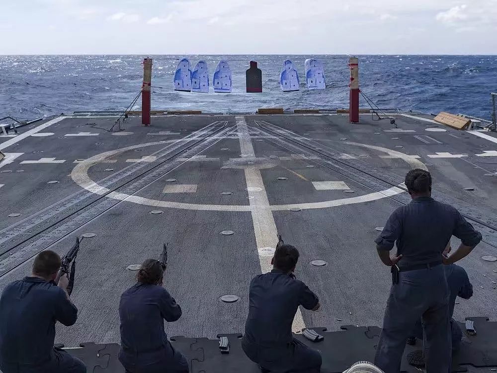 美海军“卡尔·文森”号航母进逼南海：中国驱逐舰密切监视 - 5