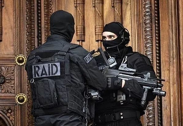 法兰西黑豹| RAID，一支称为“黑衣人特别行动队”的法国反恐精英 - 17