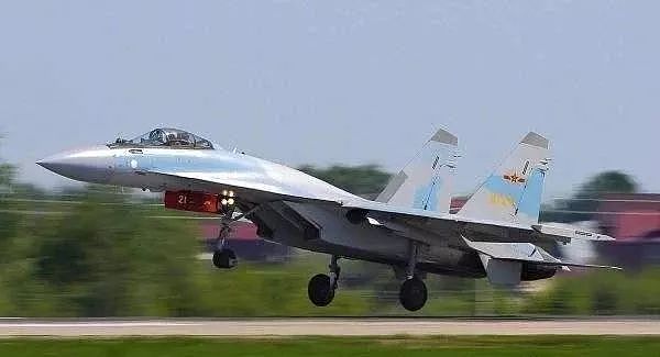 多架战机从俄罗斯飞往中国全程不降落不加油！ - 2