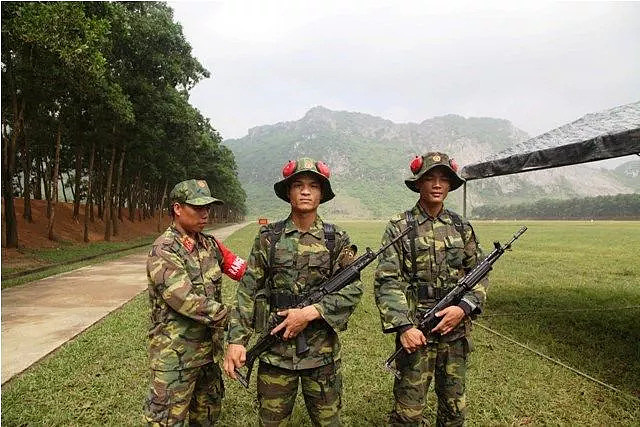 东拼西凑！越南装备国产新步枪，其实是美国年过半百的老枪｜轻武专栏 - 18