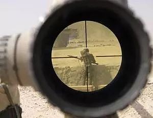 狙击手是如何击中1000米以外敌人的？瞄准镜为什么要蒙布｜军武问答 - 4