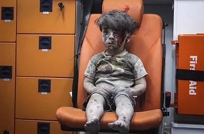 叙利亚被轰炸背后：哪有什么和平年代，不过是有人替你负重前行 - 12