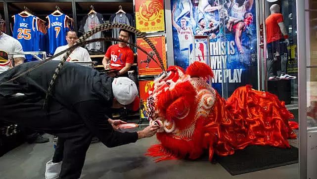 【揭秘】NBA为啥不庆祝中秋节？中国人的团圆日美国人却在玩烧烤 - 2