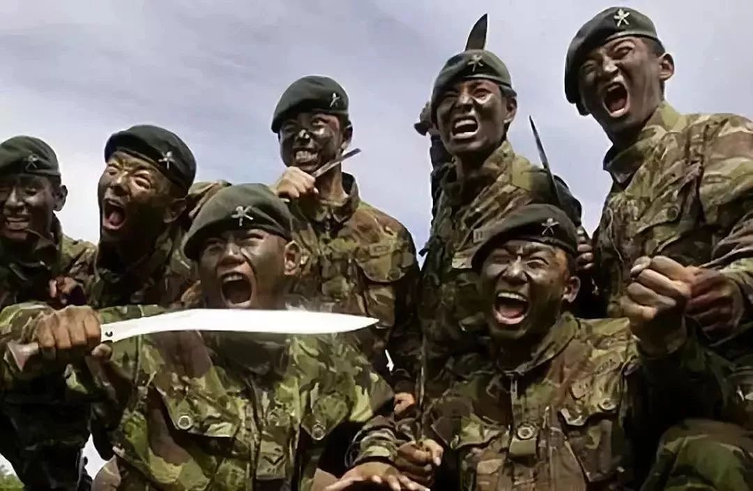 传说十大军刀之首的尼泊尔弯刀，为何正规军将其视为笑柄？｜轻武专栏 - 7
