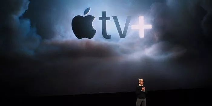 新款 iPhone 订单量比去年同期减少 10%；迪斯尼 CEO Bob Iger 辞去苹果公司董事会职务 | 极客早知道 - 2