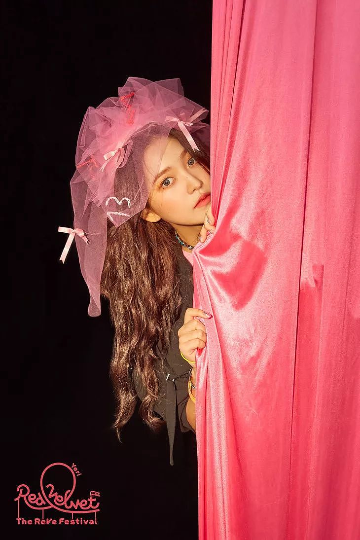 美人计 | 女团Red Velvet新歌回归造型有点迷，全靠颜值与妆容撑 - 28