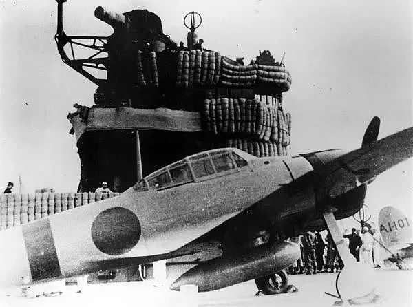 零式战机从不可战胜变成空中打火机，这个日本人当居首功 - 5