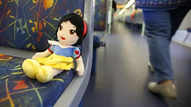 超可爱！墨尔本火车上惊现众多萌物，上演真实版“玩具总动员”啦 - 3