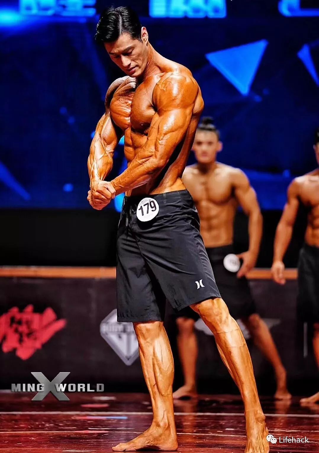 这位韩国猛男，在中国拿了健体比赛总冠军 - 13
