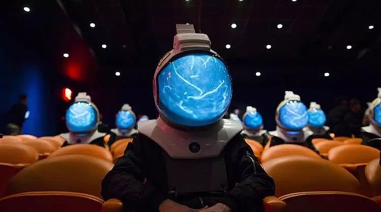 戴上这个宇航员 VR 头盔，感受第一视角的地球美景 - 1
