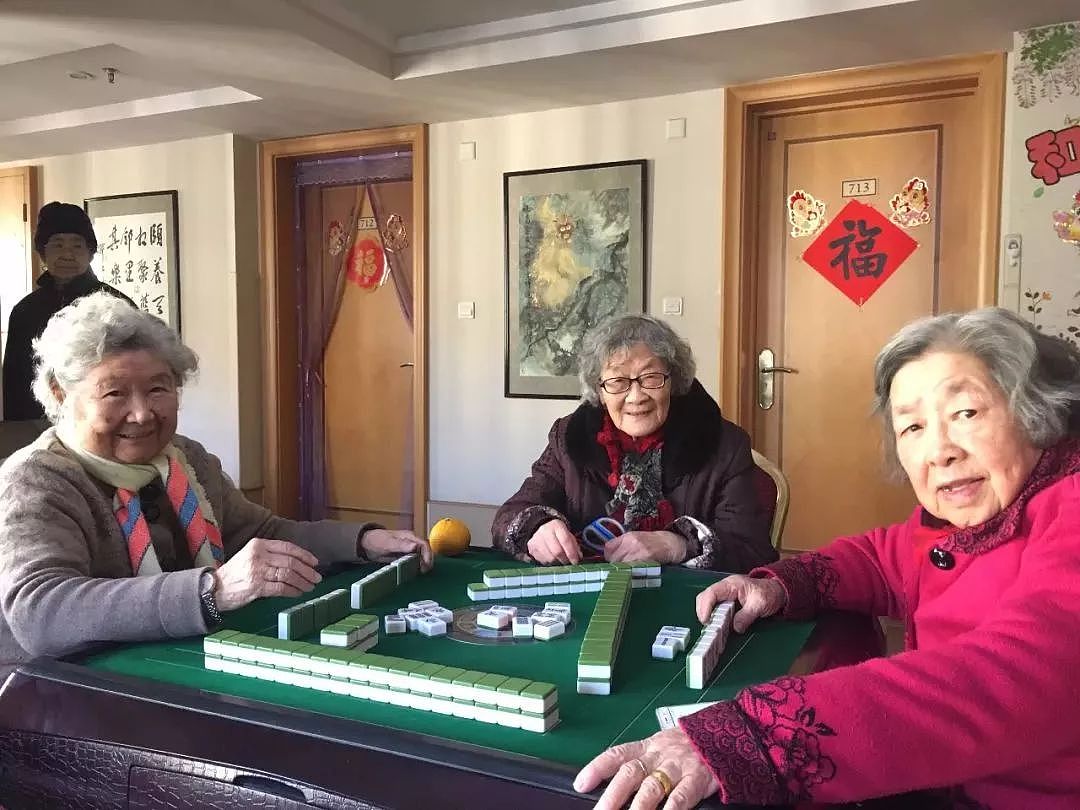 杭州89岁白发姑娘卖房环游世界，90后刷屏点赞：真希望我老了也能这么酷！ - 25