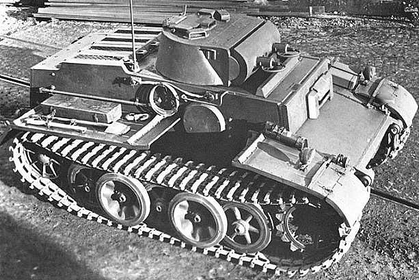 空前绝后：二战德军这款轻型坦克装甲竟比苏联重坦还厚 - 6