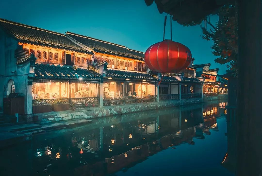 它是中国第一座被列入世界文化遗产的江南小镇，没有乌镇周庄盛名，竟是如此迷人！ - 14