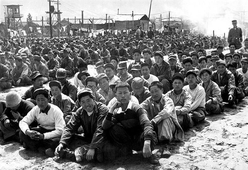 二战日本战俘最大越狱事件：一千人手持餐刀调羹冲向机枪 - 10