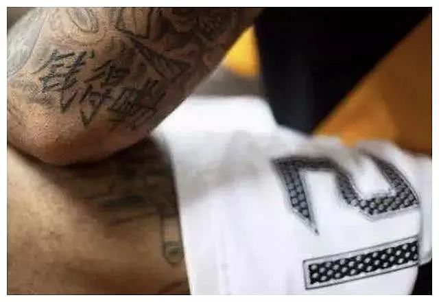 NBA球星爆笑汉字纹身大盘点！罗斯是真的走心了。 - 16