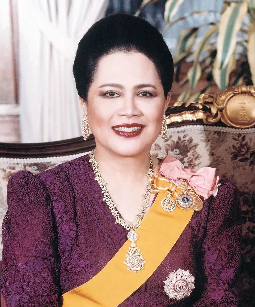 为了看新王妃的美照，泰国人民把网站挤瘫痪了…… - 3