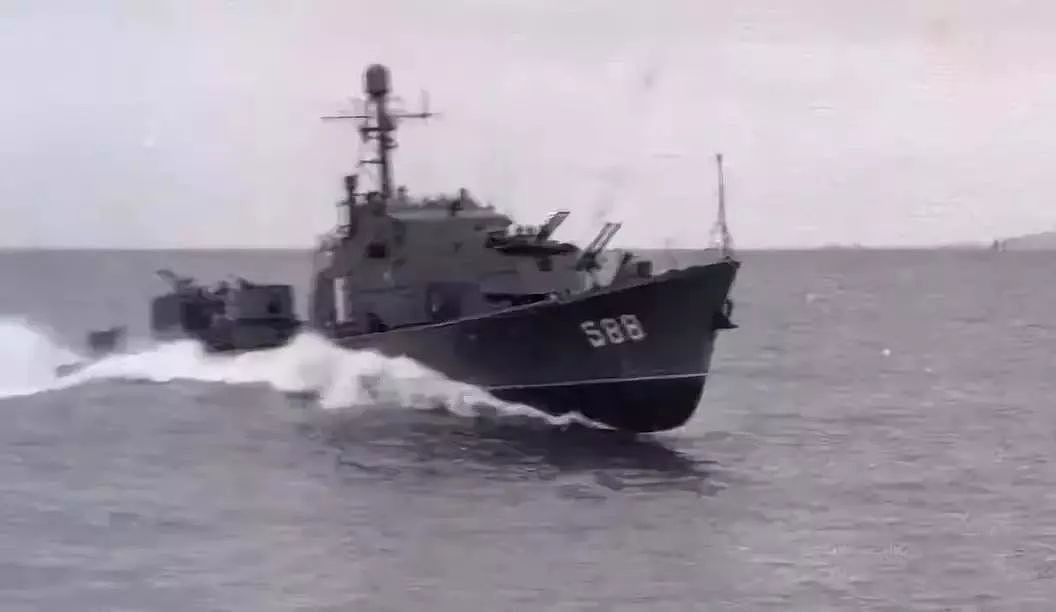 从“战列艇”到隐身舰，揭秘中国海军猛虎艇的变迁 - 6