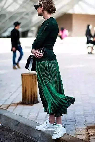 今年秋冬最最时髦流行色——军绿色，你会穿吗？ - 30