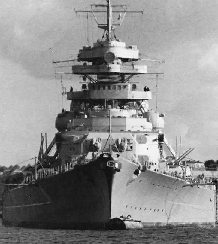 真实战列舰航母拍摄的俾斯麦号覆灭记！58年来依然是海战神作 - 15