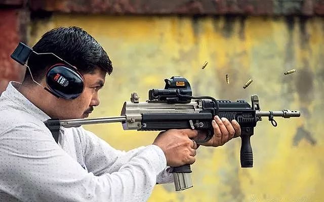 这款印度自行设计的新型冲锋枪，已经反超了我们中国武器！｜轻武专栏 - 17