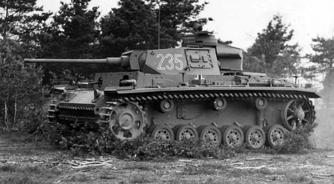 假如只造虎式坦克，德国会在陆地上击败盟军吗？ - 4