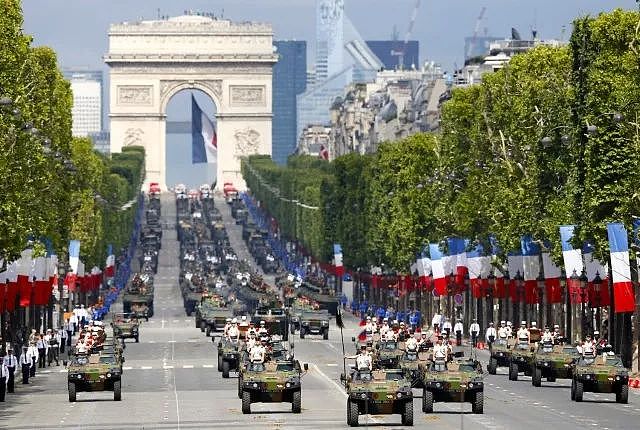 厉害了，法国这奇葩搞出世界首款自动装弹坦克，还是左轮装填 - 1