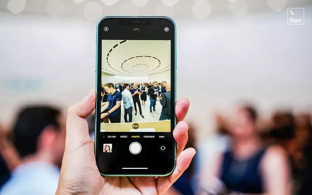 苹果发布会最全汇总：iPhone 11 直降 1000 元，三摄像头惊艳 - 36
