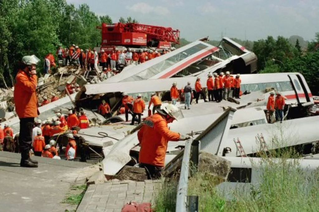 时代 | 世界第一脱轨事故：德国“高铁”因一个车轮酿成巨大悲剧 - 15