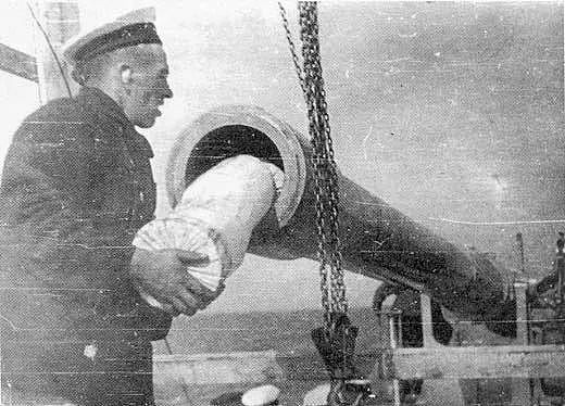 二战苏联的疯狂：安装5门305巨炮的“战列驱逐舰”｜军武正片 - 3