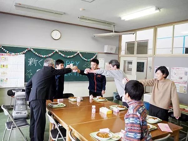 全校仅5名老师、1名学生！日本再现“专为一个人而设的学校” - 46