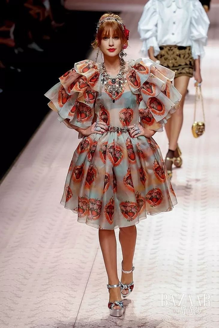 西西里的美丽传说再现！Dolce & Gabbana的T台上自信女孩们最美 - 15