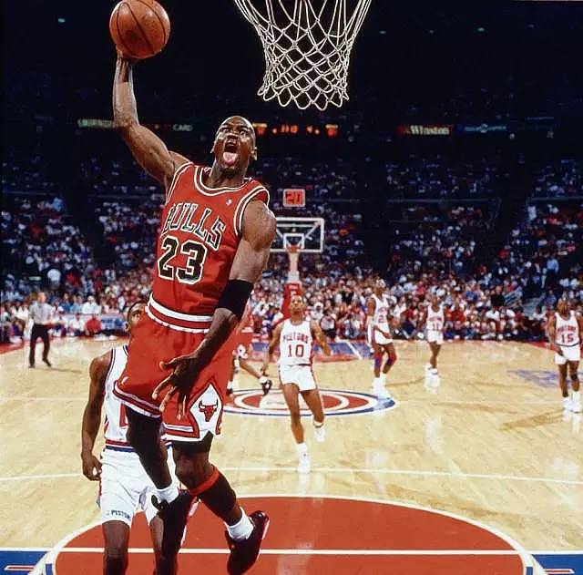 迈克尔·乔丹生日快乐！100张经典照片回顾“篮球之神”的封神路！ - 37