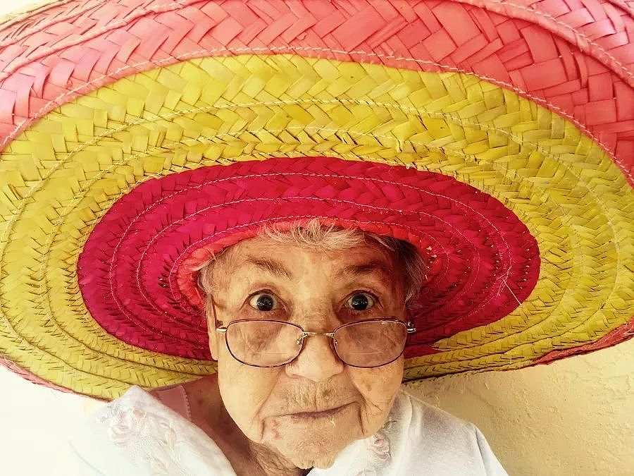 飞机上邂逅96岁老太太，独自旅行优雅从容，她的故事终身受益！ - 1