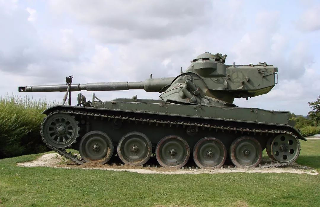 厉害了，法国这奇葩搞出世界首款自动装弹坦克，还是左轮装填 - 7