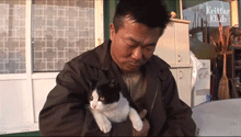 他多年前救下一流浪猫，多年后，猫不顾生命安危，救了他一命！ - 23