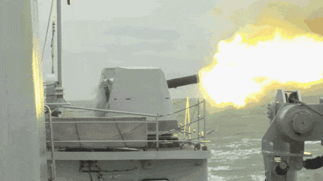 一群人登岛钓鱼招来中国054A舰炮轰炸，真相是这样的｜军情晚报 - 14