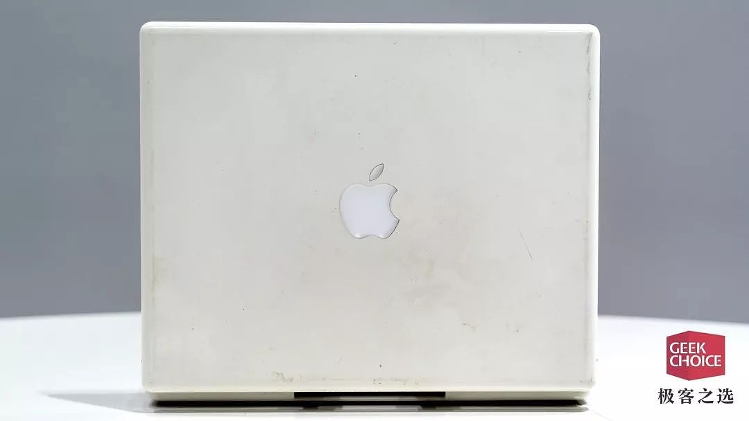 苹果 15 年前的入门笔记本，比今天的 MacBook 强在哪？｜极客博物馆 - 6