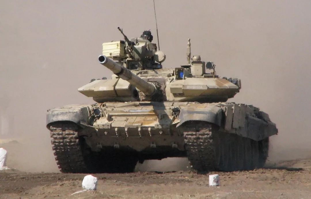 国防部官宣“15式”新型坦克已服役！中国这款新轻坦好在哪？ - 17
