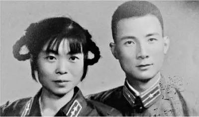 中国第一位女空降兵：捐款1000万，却被警察怀疑，真相令人动容…… - 8