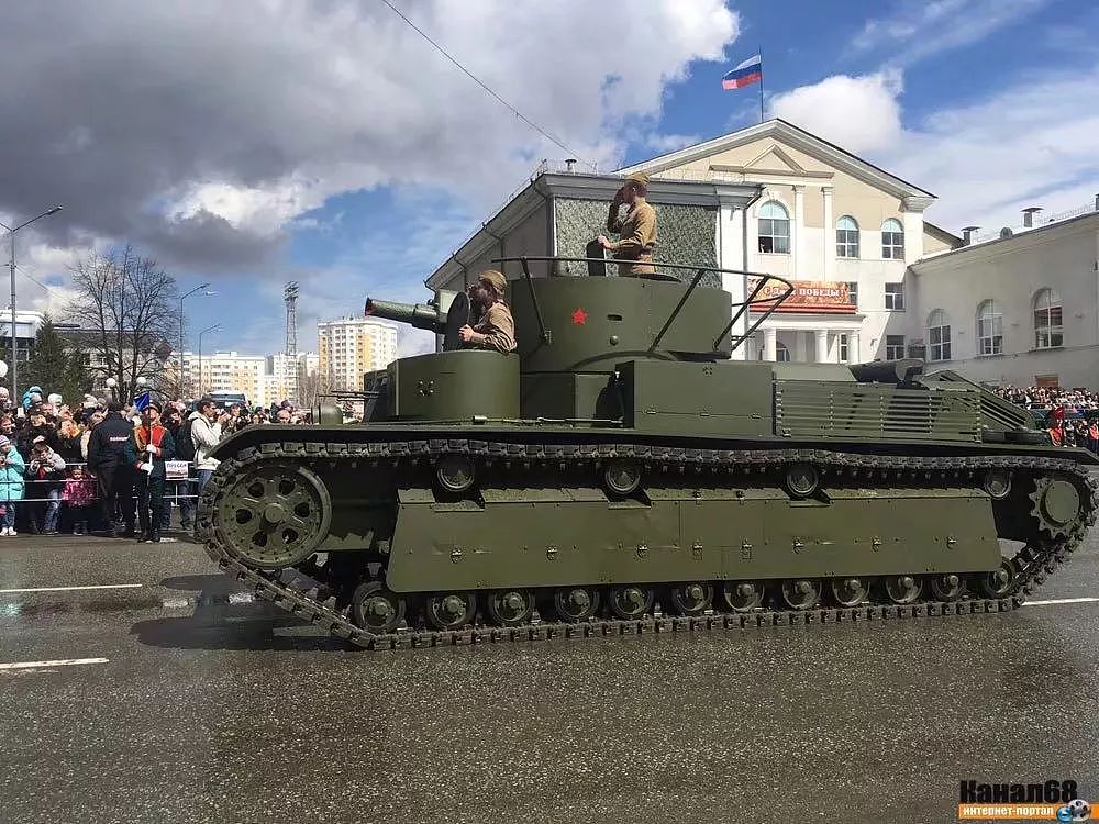 俄国阅兵把二战古董战车开上大街，T35坦克引起军迷一片尖叫 - 9