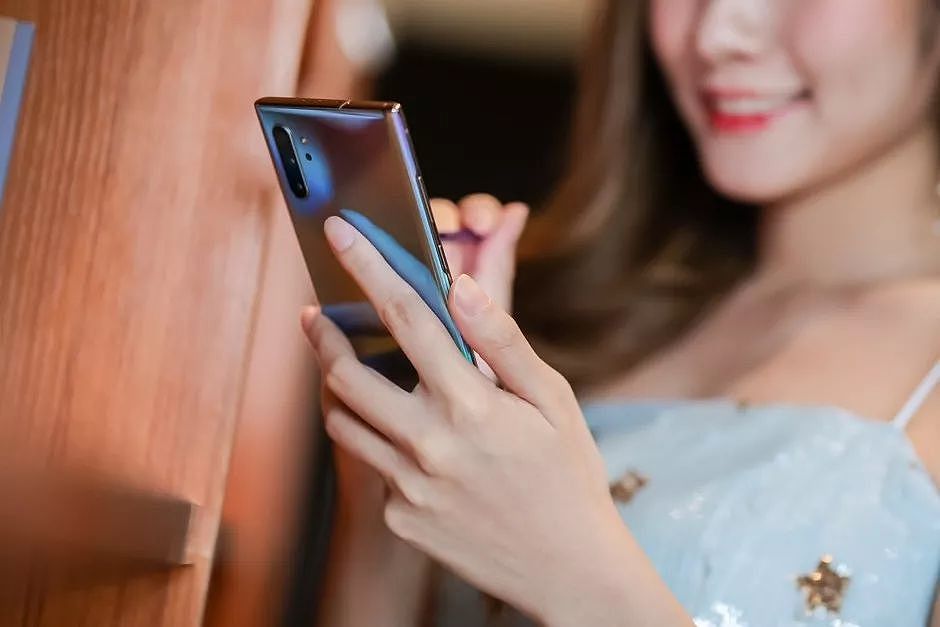 三星Galaxy Note10 解锁5G新体验，瑞士民众抗议5G辐射！ - 2