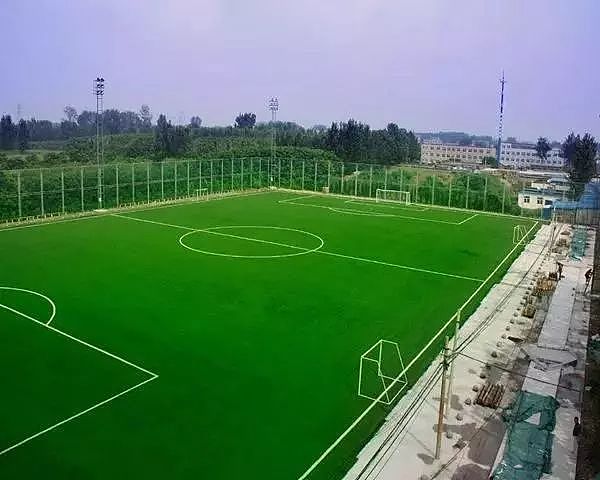 在中国，修建一块足球场有多难？ - 8