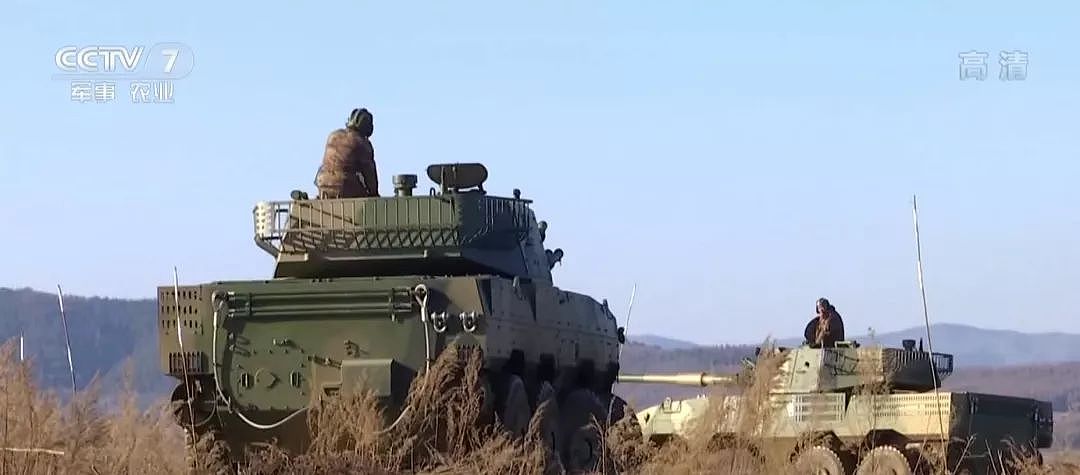 轮式坦克：解放军新型105突击炮专为局部战争准备 - 2