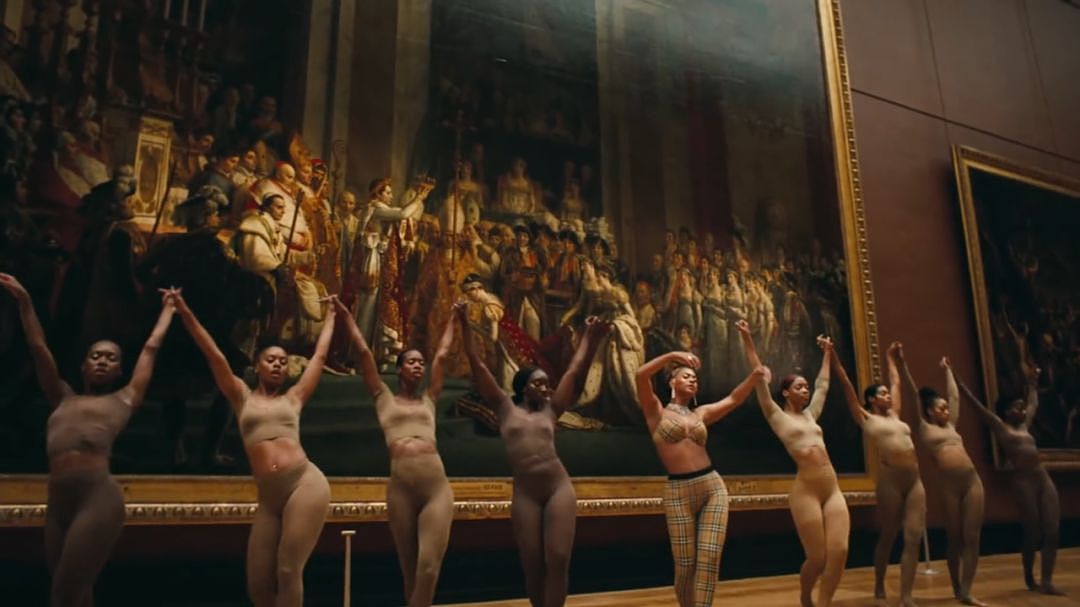 Beyoncé毫无预警轰炸社交媒体，看MV的同时带你游转卢浮宫！ - 23