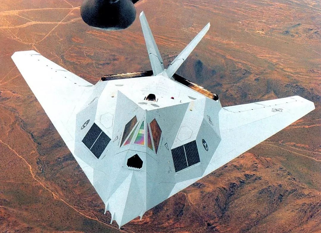 战争模拟｜100架F-117攻击爱国者导弹阵地，任务能否完成？ - 18