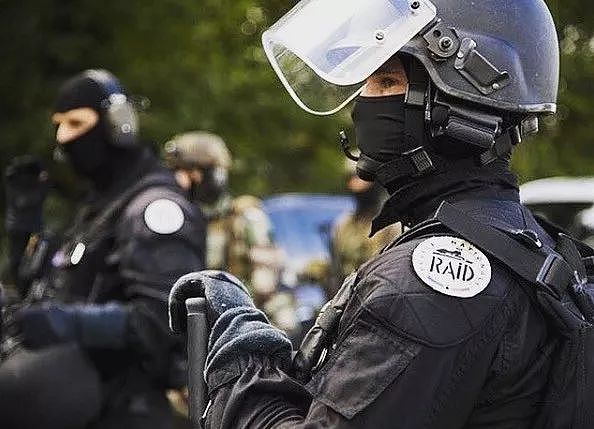 法兰西黑豹| RAID，一支称为“黑衣人特别行动队”的法国反恐精英 - 10