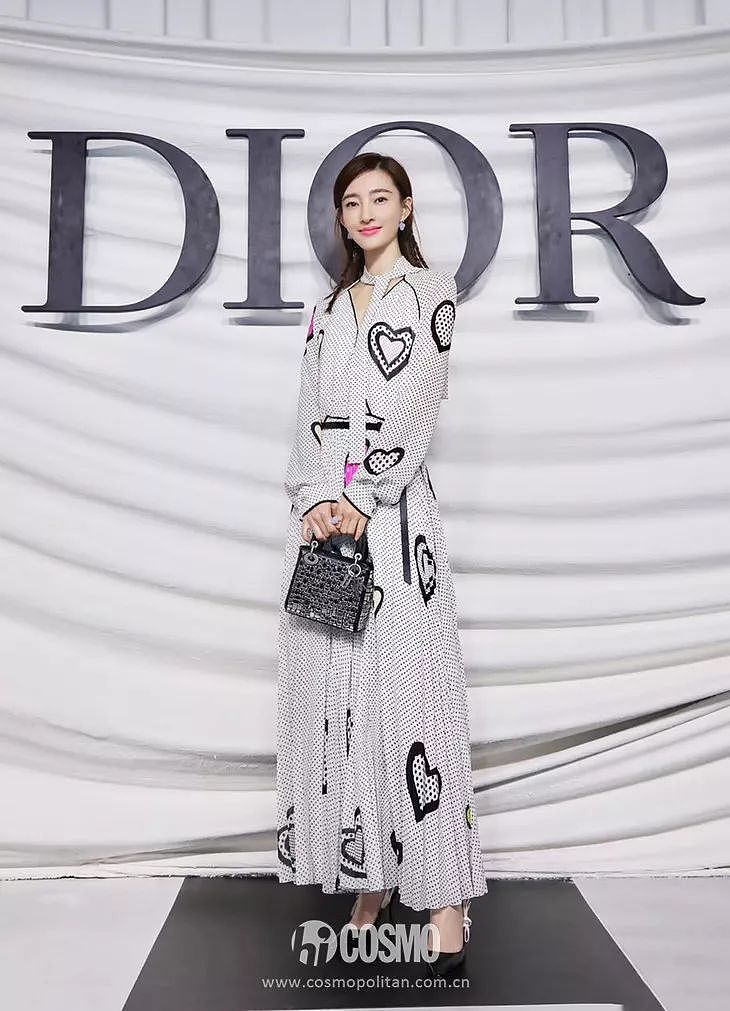 T型台｜美如幻世的Dior高订秀，给我们唱响了“异世界”的交响乐 - 13